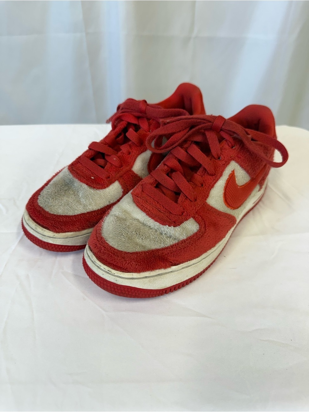 Nike Air Force One 5.5Y low valentines day, fleece fire, red white youth fuzzy